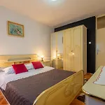 Amazing apartment in Zadar with WiFi&2 Bedrooms