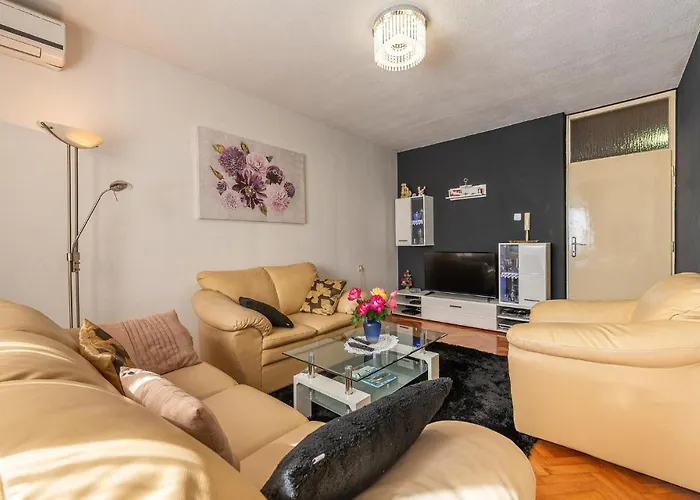 Amazing apartment in Zadar with WiFi&2 Bedrooms