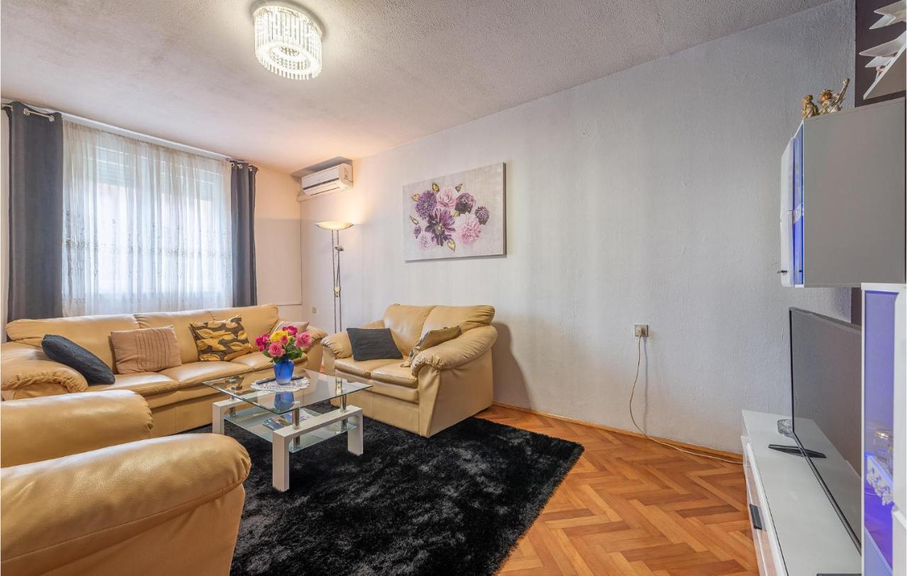 Amazing In With Wifi And 2 Bedrooms Zadar
